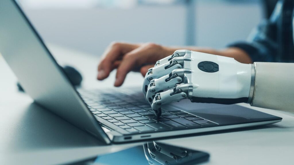 intelligenza artificiale robot due mani