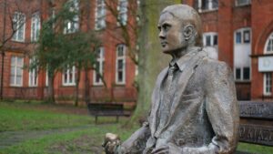 Manchester, Regno Unito, 12 29 2019: Memoriale e statua di Alan Turing.